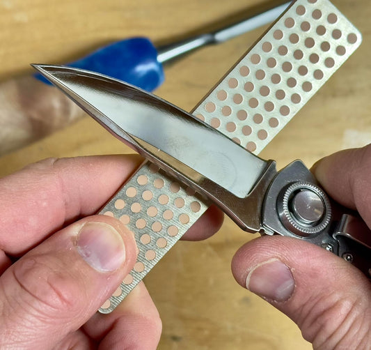 DMT A4EE Whetstone Knife Sharpener and Diamond Sharpening Stone for Use with Aligner, 4 Inches, Extra Extra Fine