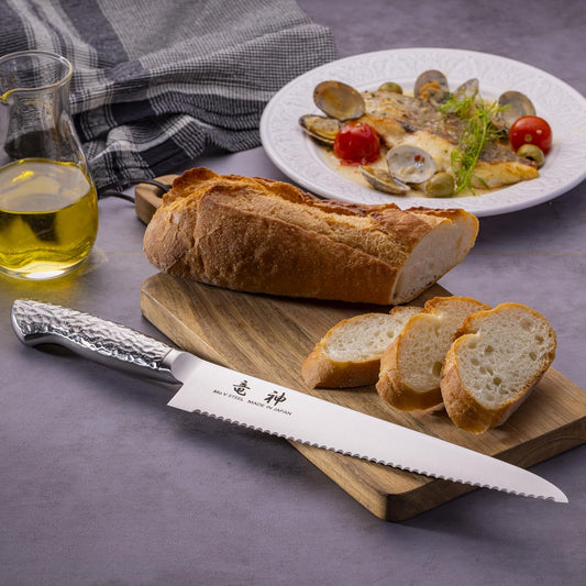 竜神 (RYUJIN) Professional Japanese Bread Knife 240mm [OMOTENASHI Selection 2023 Best Gold Award Winner] Tsubame Sanjo Stainless Steel Integrated Made in Japan Daishin Sangyo [Ryujin Knife]