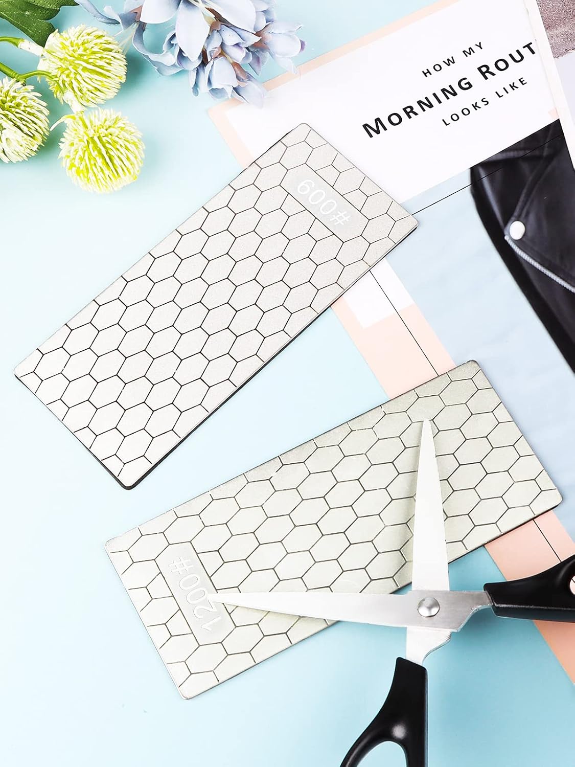 2PCS Diamond Sharpening Stone, Knife Sharpener Stone Whetstone Honeycomb Surface Diamond Sharpener Plate with Non-slip Base for Pocket Knives Scissors, Outdoor Kitchen Tools (600/1200 Grit)