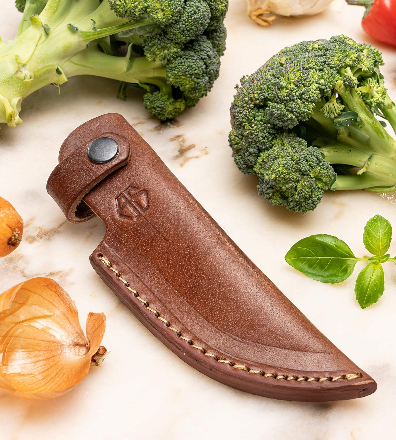 Premium knife sheath with belt clip – handmade knife holster made of genuine buffalo leather – knife leather pouch for hunting & kitchen – Tommy brown