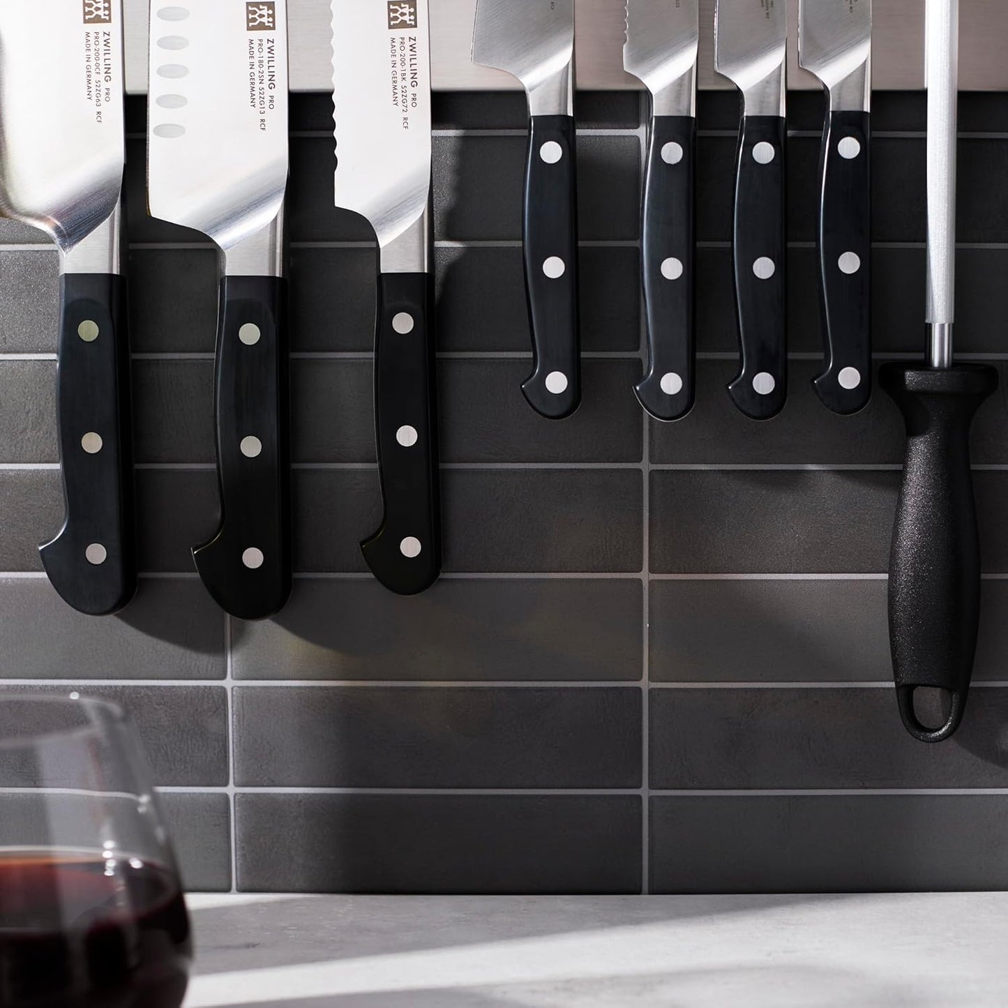 Pro 7-pc Knife Set w 17.5" Stainless Magnetic Knife Bar