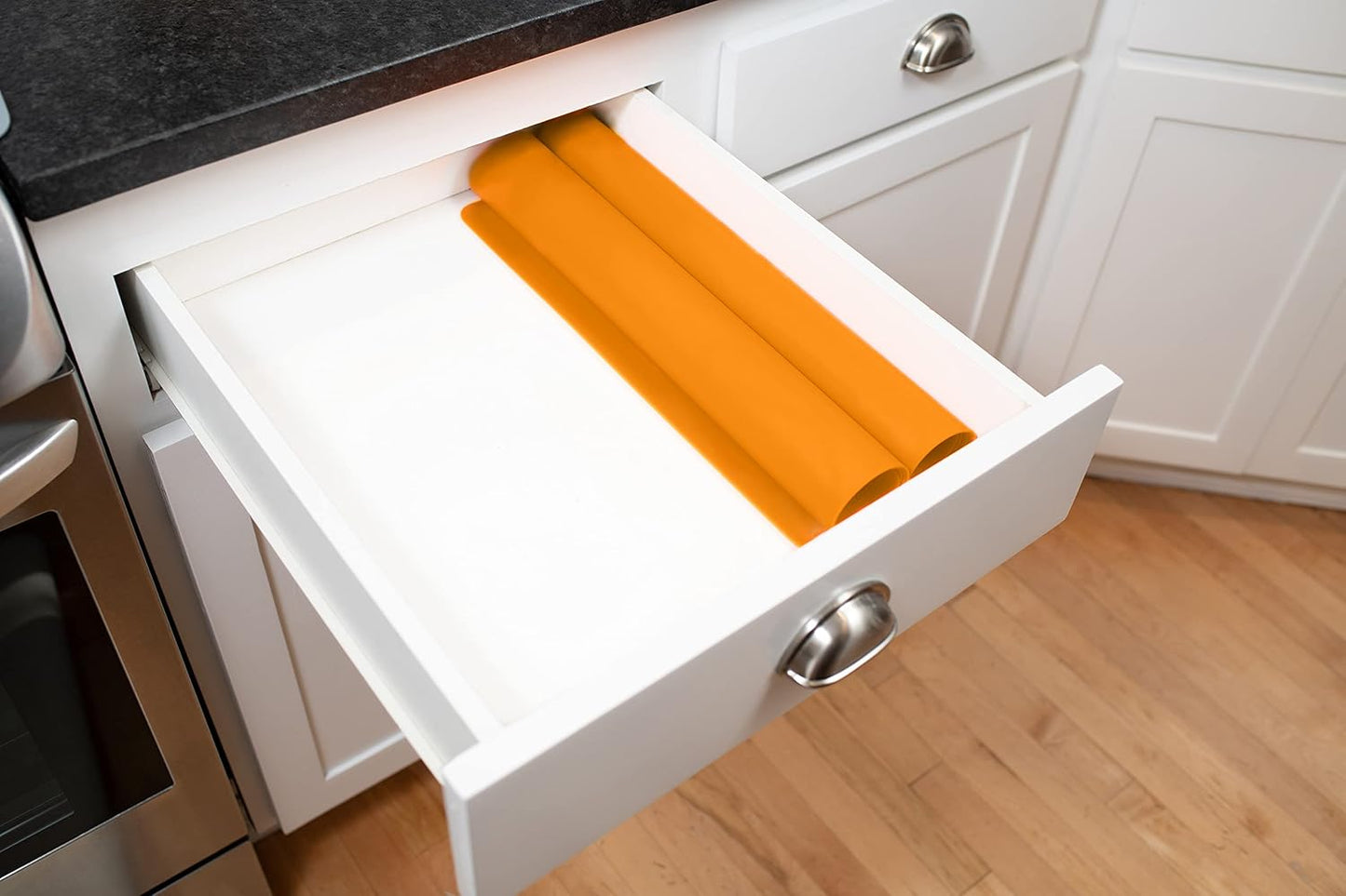 É, Set of 2, Extra Large, Thick, Silicone Mats for Kitchen Counter, Heat Resistant Mats, Countertop Protector, Non-Slip, Easy to Clean, 25 x 17 Inches x 1.4mm, Black