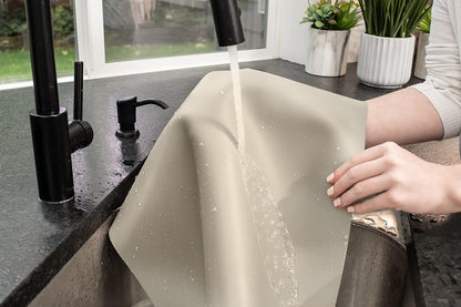 É, Set of 2, Extra Large, Thick, Silicone Mats for Kitchen Counter, Heat Resistant Mats, Countertop Protector, Non-Slip, Easy to Clean, 25 x 17 Inches x 1.4mm, Black
