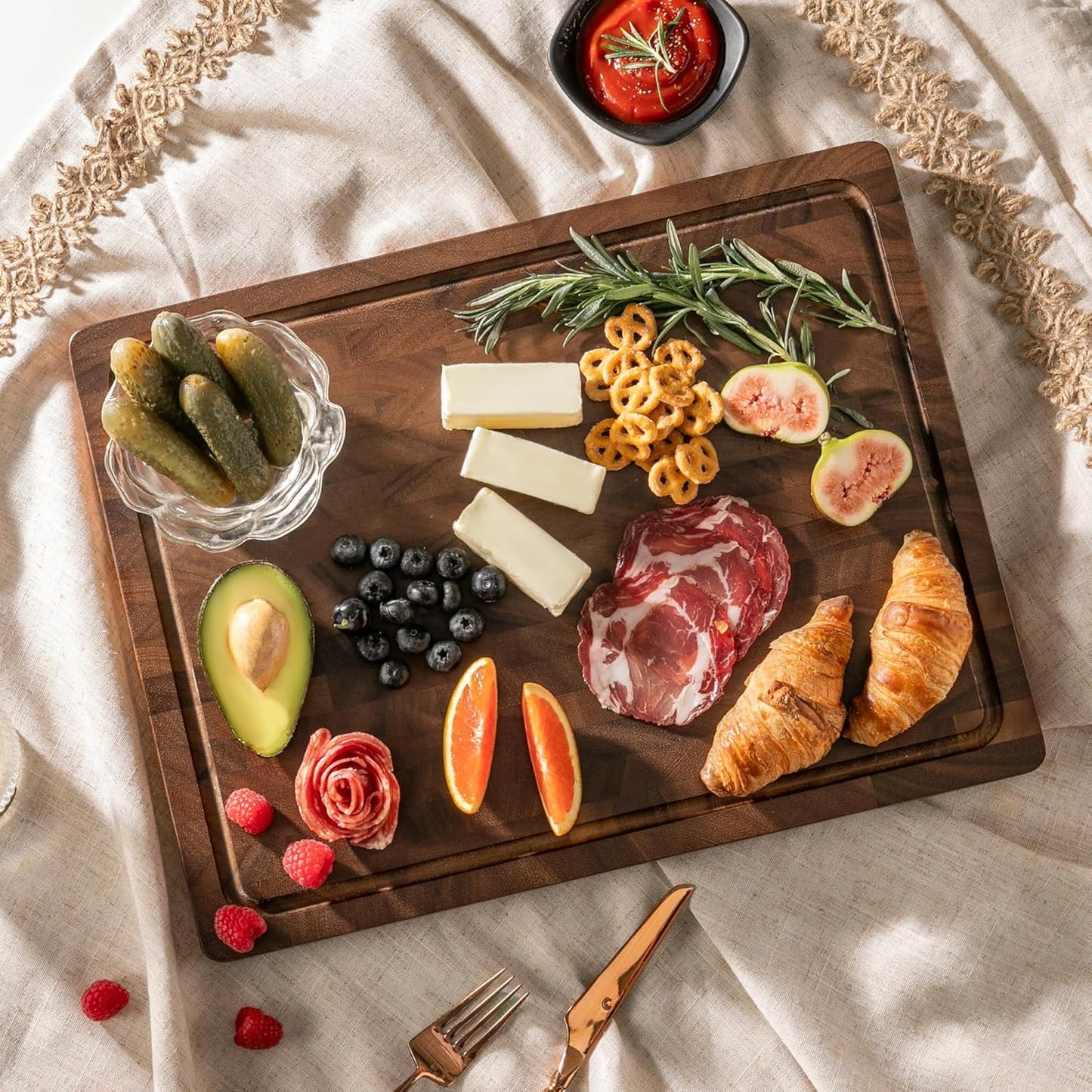 Walnut Wood Cutting Board, End Grain Cutting Boards for Kitchen, Wooden Chopping Board with Inner Handle & Juice Groove, Reversible Butcher Block Meal Prep & Serving with Gift Box, 17"×13"×1"