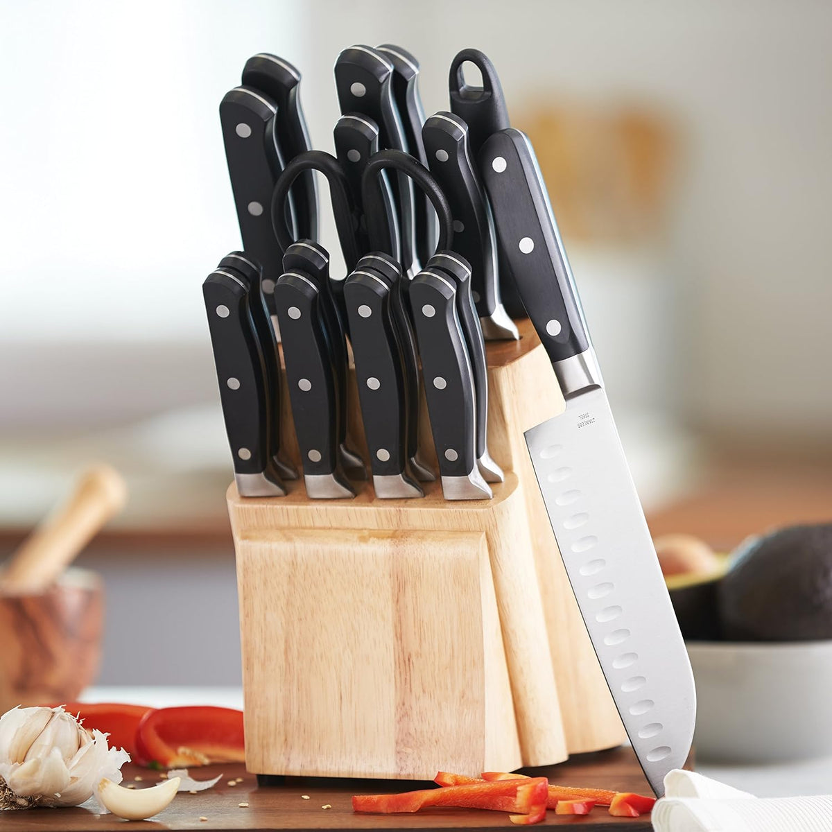 High-Carbon Stainless Steel Kitchen Knife Set with Ergonomic Handles, Full Tang Construction, Pine Wood Block, Black