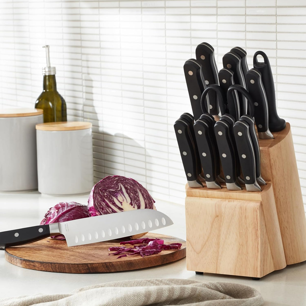 High-Carbon Stainless Steel Kitchen Knife Set with Ergonomic Handles, Full Tang Construction, Pine Wood Block, Black