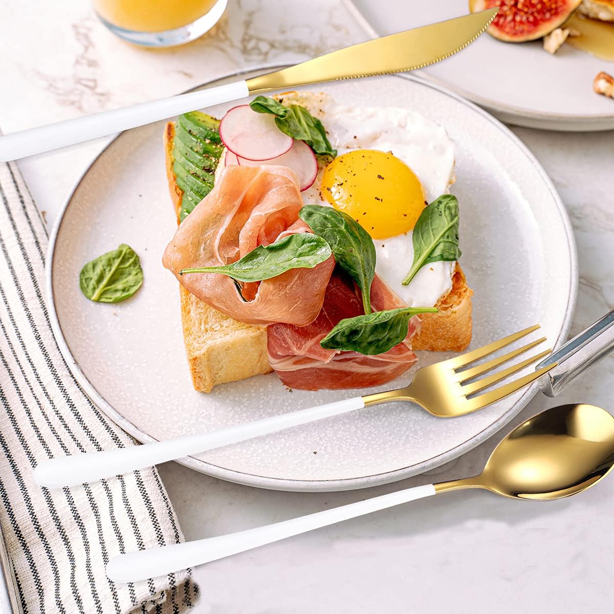 6 Pieces 18/8 Stainless Steel Flatware Set Portable Reusable Cutlery Set Travel Utensils Set Including Chopsticks Knife Fork Spoon Straws Cleaning Brush Dishwasher Safe (Rose Gold)