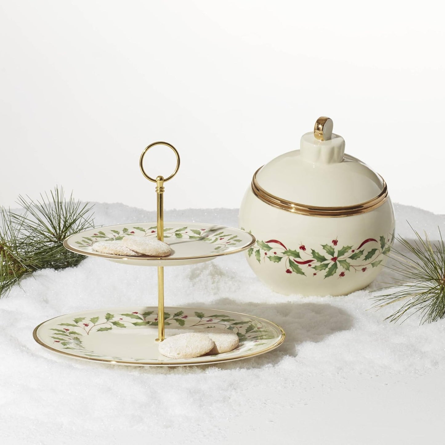 Serveware, Hosting The Holidays Cheese Plate & Knife Set, Service for 1, Ivory Porcelain, Dishwasher Safe, 6.75 Inch Diameter, Christmas Decorations, Christmas Decor (White/Green/Red, 2 Pieces)