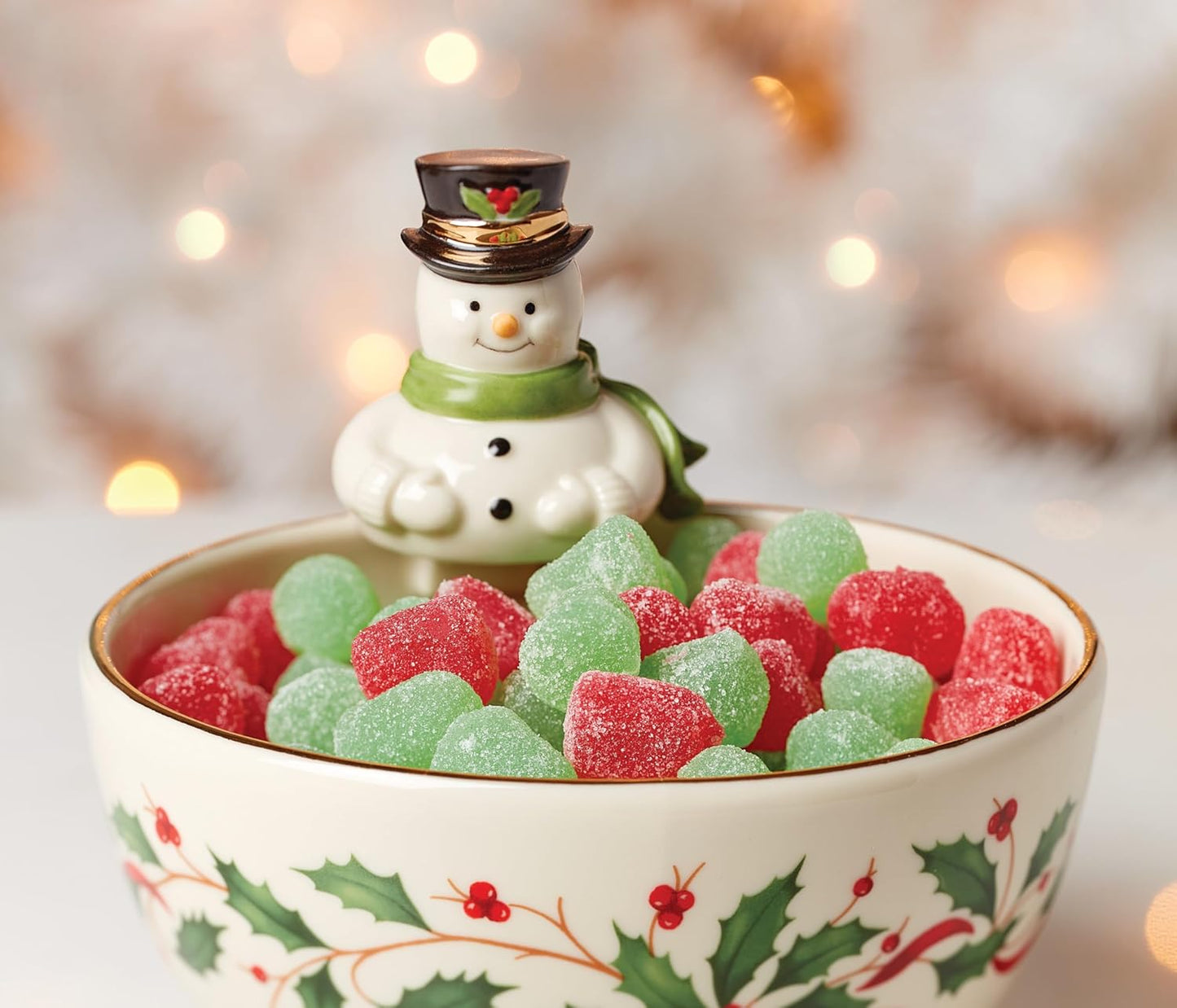 Serveware, Hosting The Holidays Cheese Plate & Knife Set, Service for 1, Ivory Porcelain, Dishwasher Safe, 6.75 Inch Diameter, Christmas Decorations, Christmas Decor (White/Green/Red, 2 Pieces)
