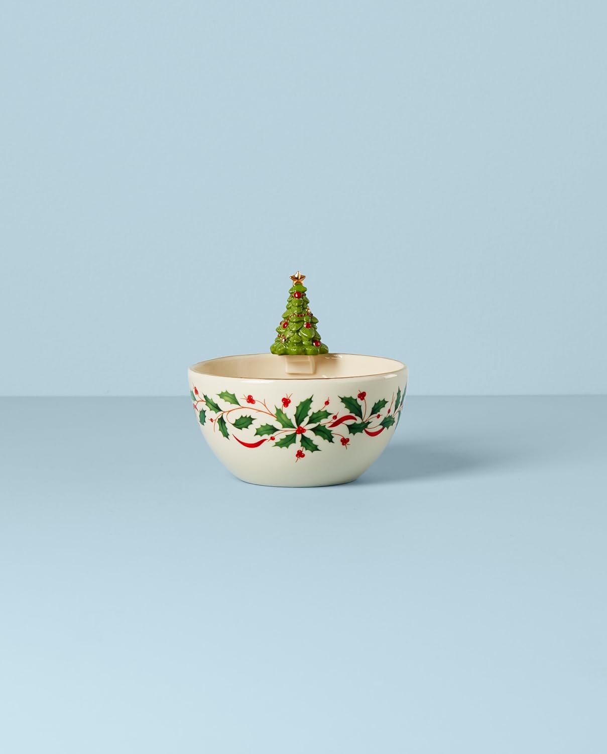 Serveware, Hosting The Holidays Cheese Plate & Knife Set, Service for 1, Ivory Porcelain, Dishwasher Safe, 6.75 Inch Diameter, Christmas Decorations, Christmas Decor (White/Green/Red, 2 Pieces)