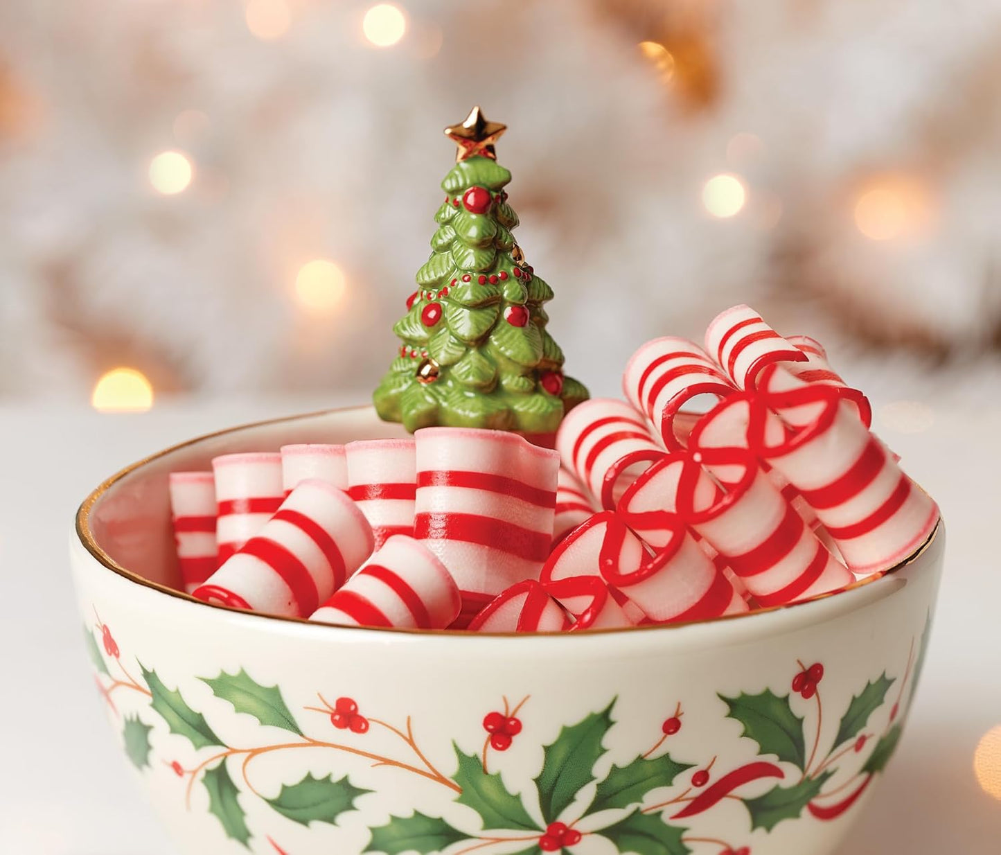 Serveware, Hosting The Holidays Cheese Plate & Knife Set, Service for 1, Ivory Porcelain, Dishwasher Safe, 6.75 Inch Diameter, Christmas Decorations, Christmas Decor (White/Green/Red, 2 Pieces)