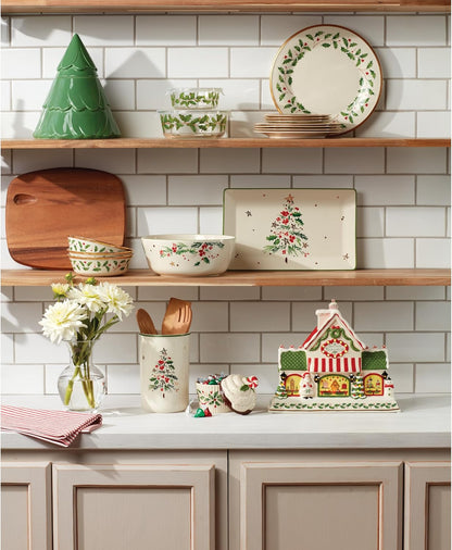 Serveware, Hosting The Holidays Cheese Plate & Knife Set, Service for 1, Ivory Porcelain, Dishwasher Safe, 6.75 Inch Diameter, Christmas Decorations, Christmas Decor (White/Green/Red, 2 Pieces)