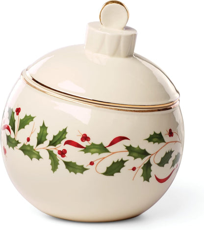 Serveware, Hosting The Holidays Cheese Plate & Knife Set, Service for 1, Ivory Porcelain, Dishwasher Safe, 6.75 Inch Diameter, Christmas Decorations, Christmas Decor (White/Green/Red, 2 Pieces)