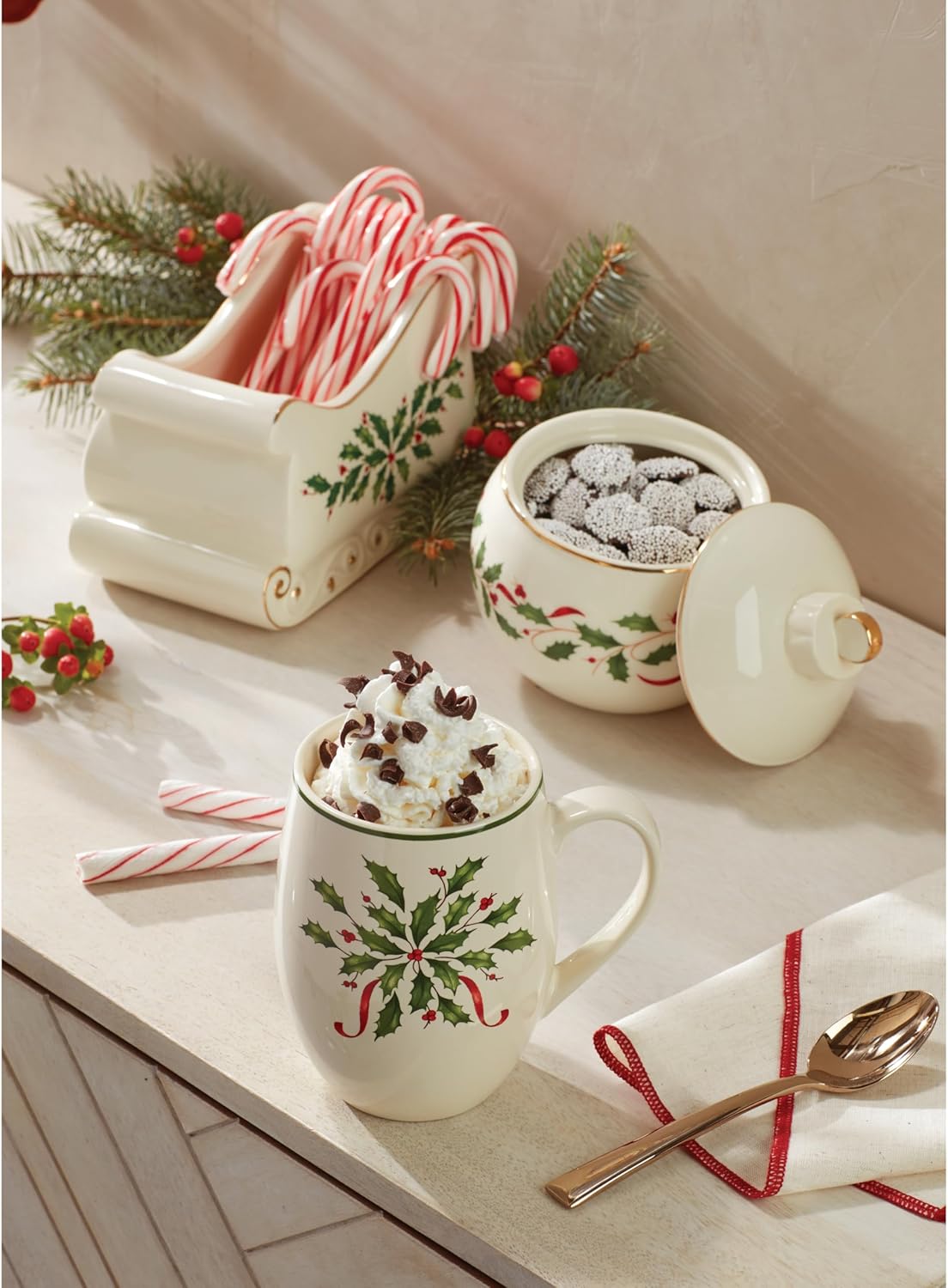 Serveware, Hosting The Holidays Cheese Plate & Knife Set, Service for 1, Ivory Porcelain, Dishwasher Safe, 6.75 Inch Diameter, Christmas Decorations, Christmas Decor (White/Green/Red, 2 Pieces)