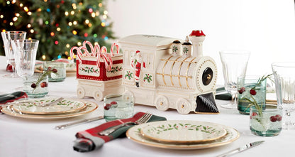 Serveware, Hosting The Holidays Cheese Plate & Knife Set, Service for 1, Ivory Porcelain, Dishwasher Safe, 6.75 Inch Diameter, Christmas Decorations, Christmas Decor (White/Green/Red, 2 Pieces)