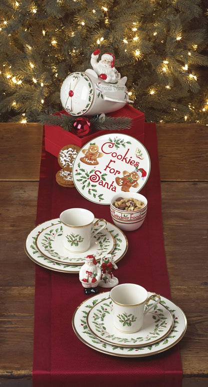 Serveware, Hosting The Holidays Cheese Plate & Knife Set, Service for 1, Ivory Porcelain, Dishwasher Safe, 6.75 Inch Diameter, Christmas Decorations, Christmas Decor (White/Green/Red, 2 Pieces)