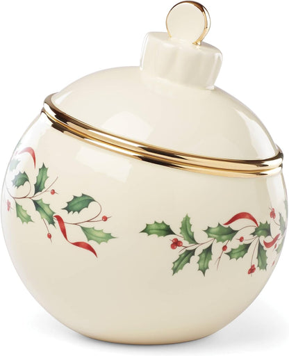 Serveware, Hosting The Holidays Cheese Plate & Knife Set, Service for 1, Ivory Porcelain, Dishwasher Safe, 6.75 Inch Diameter, Christmas Decorations, Christmas Decor (White/Green/Red, 2 Pieces)