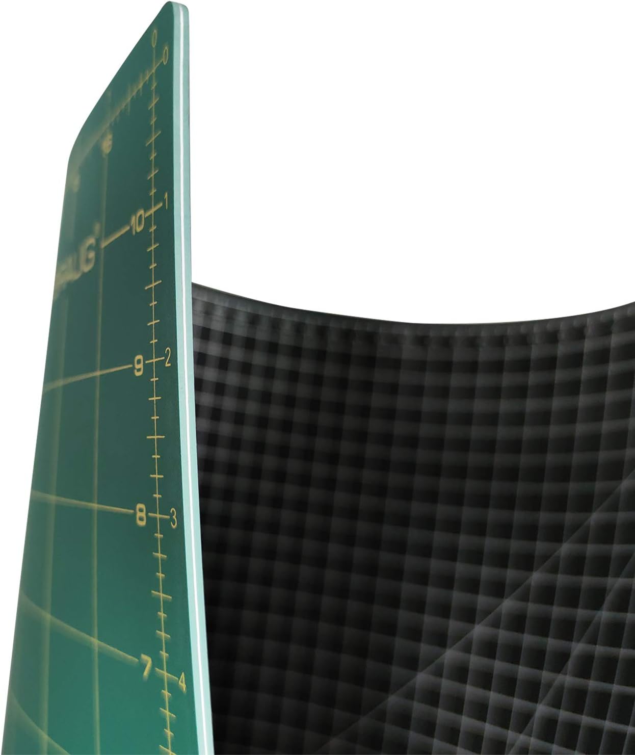 9'' × 12'' Professional Self Healing Cutting Double Sided 5-Ply Mat, Best Gridded Rotary Cutting Board for Quilting, Sewing, Craft, Fabric & Scrapbooking (Green/Black)…