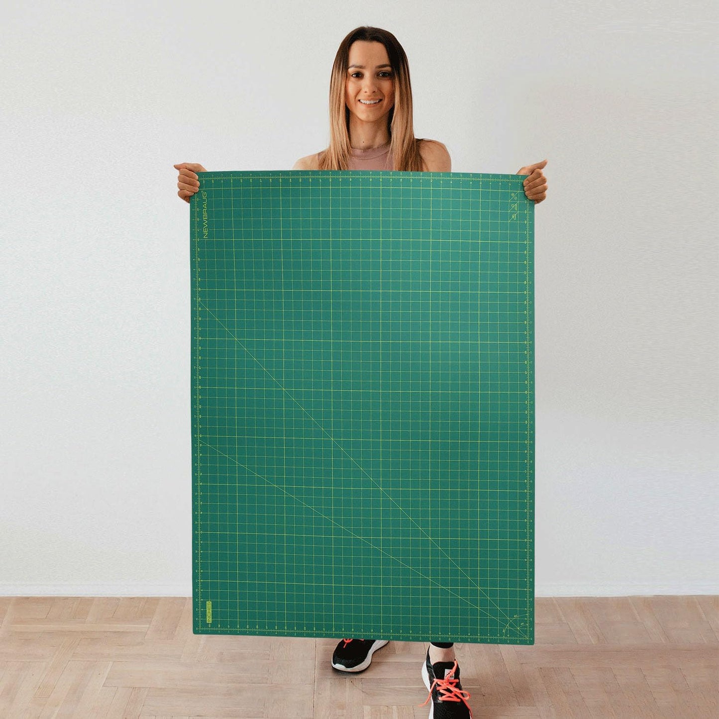 9'' × 12'' Professional Self Healing Cutting Double Sided 5-Ply Mat, Best Gridded Rotary Cutting Board for Quilting, Sewing, Craft, Fabric & Scrapbooking (Green/Black)…