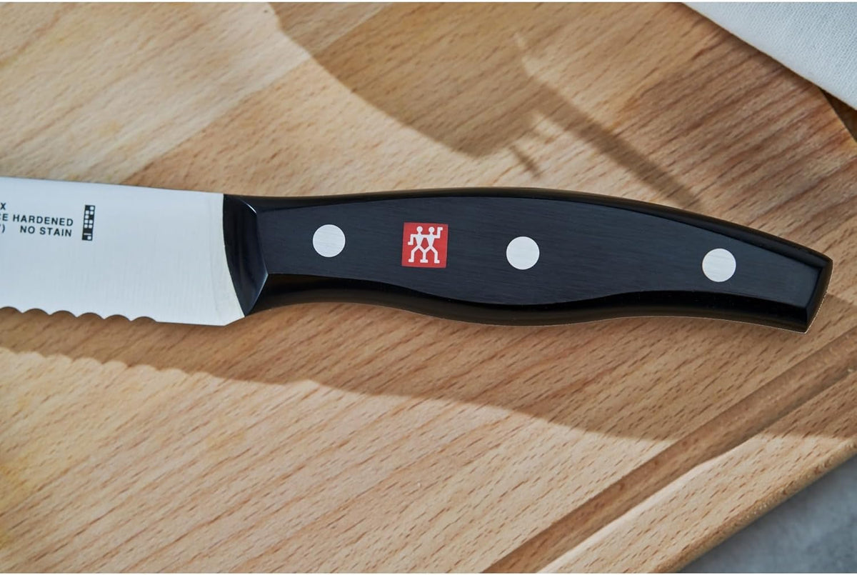 Twin Signature 8-inch Bread Knife, Cake Knife, Razor-Sharp, Made in Company-Owned German Factory with Special Formula Steel perfected for almost 300 Years, Dishwasher Safe, Black