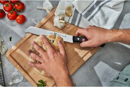 Twin Signature 8-inch Bread Knife, Cake Knife, Razor-Sharp, Made in Company-Owned German Factory with Special Formula Steel perfected for almost 300 Years, Dishwasher Safe, Black