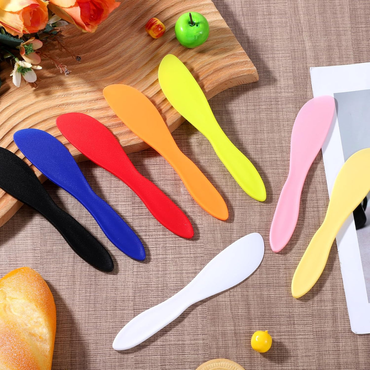 8 PCS Plastic Butter Spreader, Multi Purpose Butter Spreader Knives, Frosting Knife Cheese Sandwich Spreaders for Soft Cheese Cream Icing Charcuterie Board