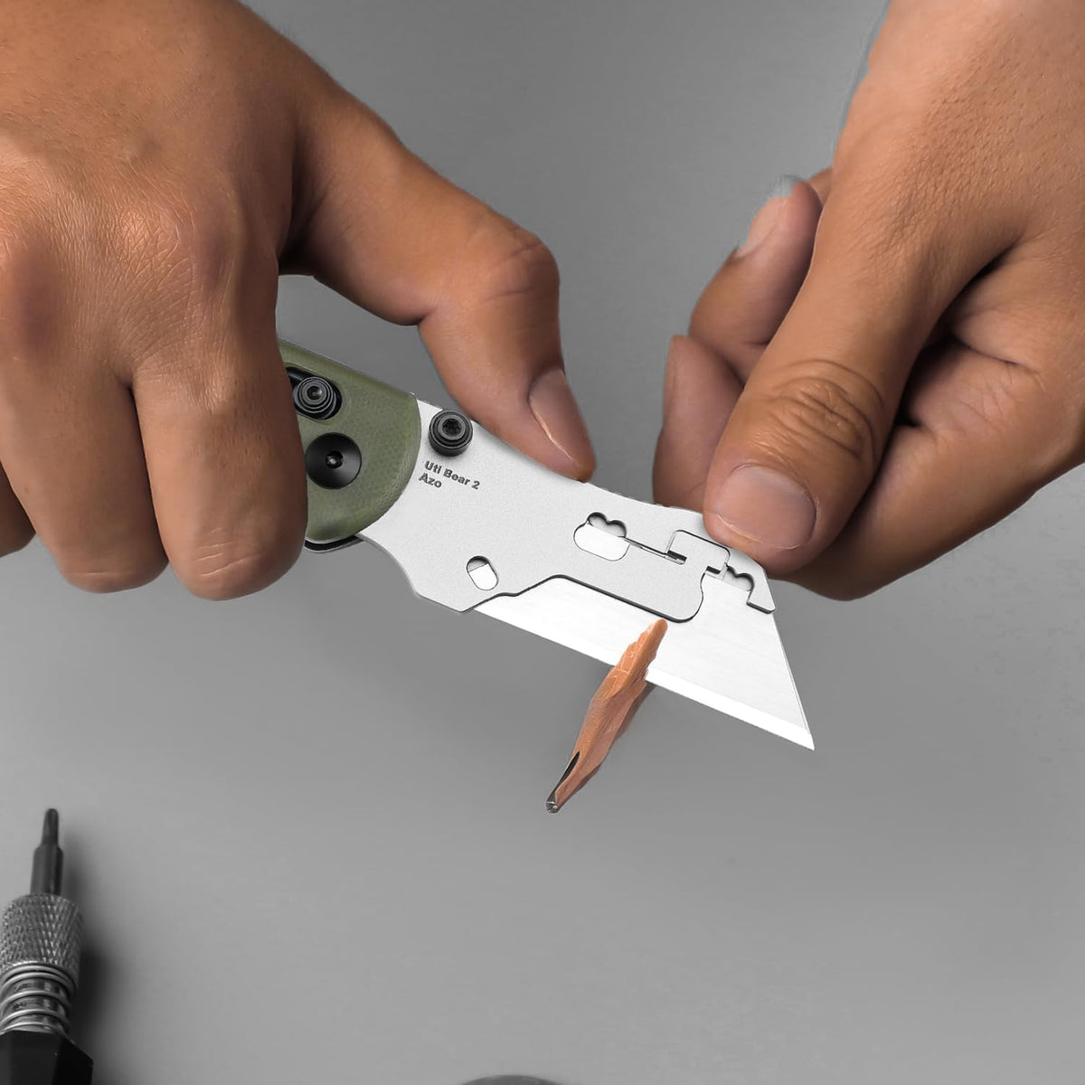 Uti Bear(Tool-Free Version) Folding Utility Knife, Quick Change Box Cutter EDC knife with 5PCS Razor Blades, Clutch Lock & Pocket Clip Small Pocket Knives for Men Women V3619JA6