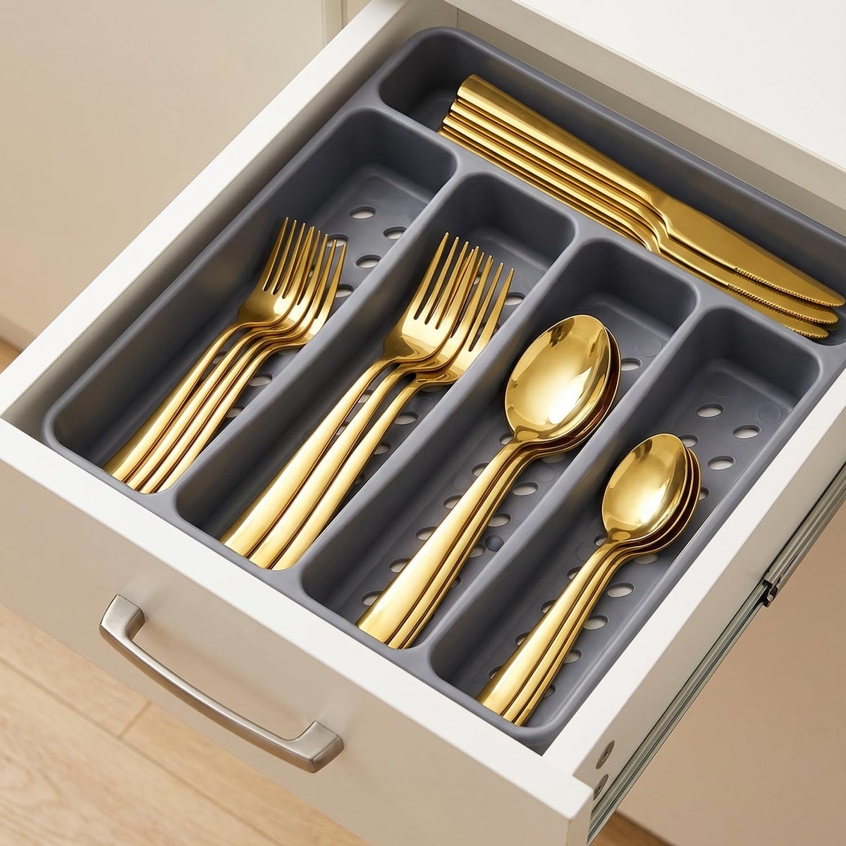 21-Piece Modern Black Silverware Set with Organizer Tray Stainless Steel Eating Utensil Sets Kitchen Knives Forks and Spoons Cutlery Set Heavy Duty Tableware Flatware Sets for 4, Dishwasher Safe