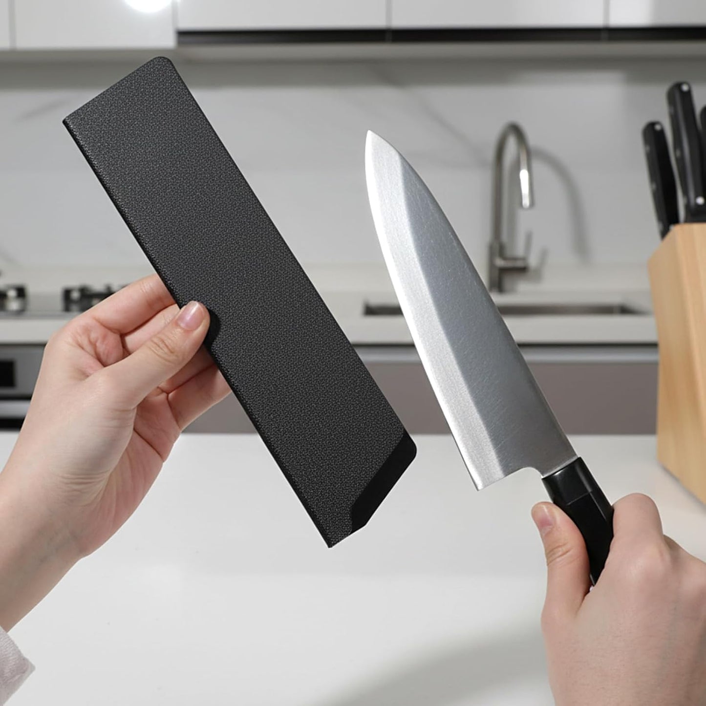 2 PCS Professional Chef Knife Sheath, 8.6" X 1.4" Black ABS Kitchen Knife Guards, 7.5" X 3.5" Wide Knives Covers Protection, Durable Non-scratch Felt Lining Knife Guards for Kitchen