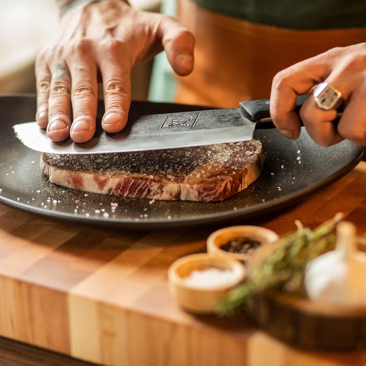 Daozi 8" Butcher Knife, Hand-Forged High-Carbon Cleaver | Heavy-duty meat cutting, slicing, chopping, brisket & BBQ. Full tang forged blade with ergonomic wood handle.