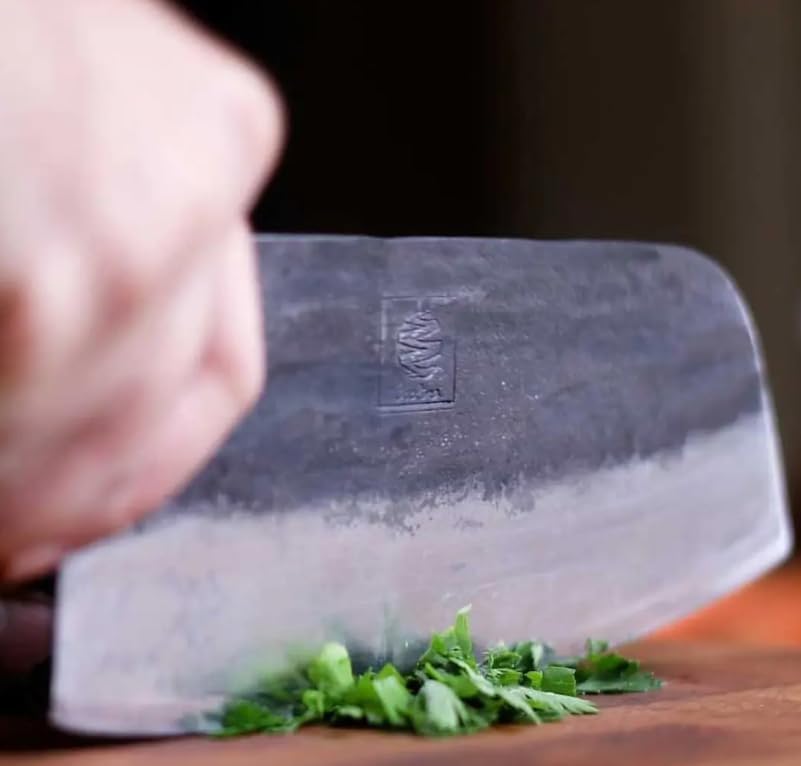 Daozi 8" Butcher Knife, Hand-Forged High-Carbon Cleaver | Heavy-duty meat cutting, slicing, chopping, brisket & BBQ. Full tang forged blade with ergonomic wood handle.