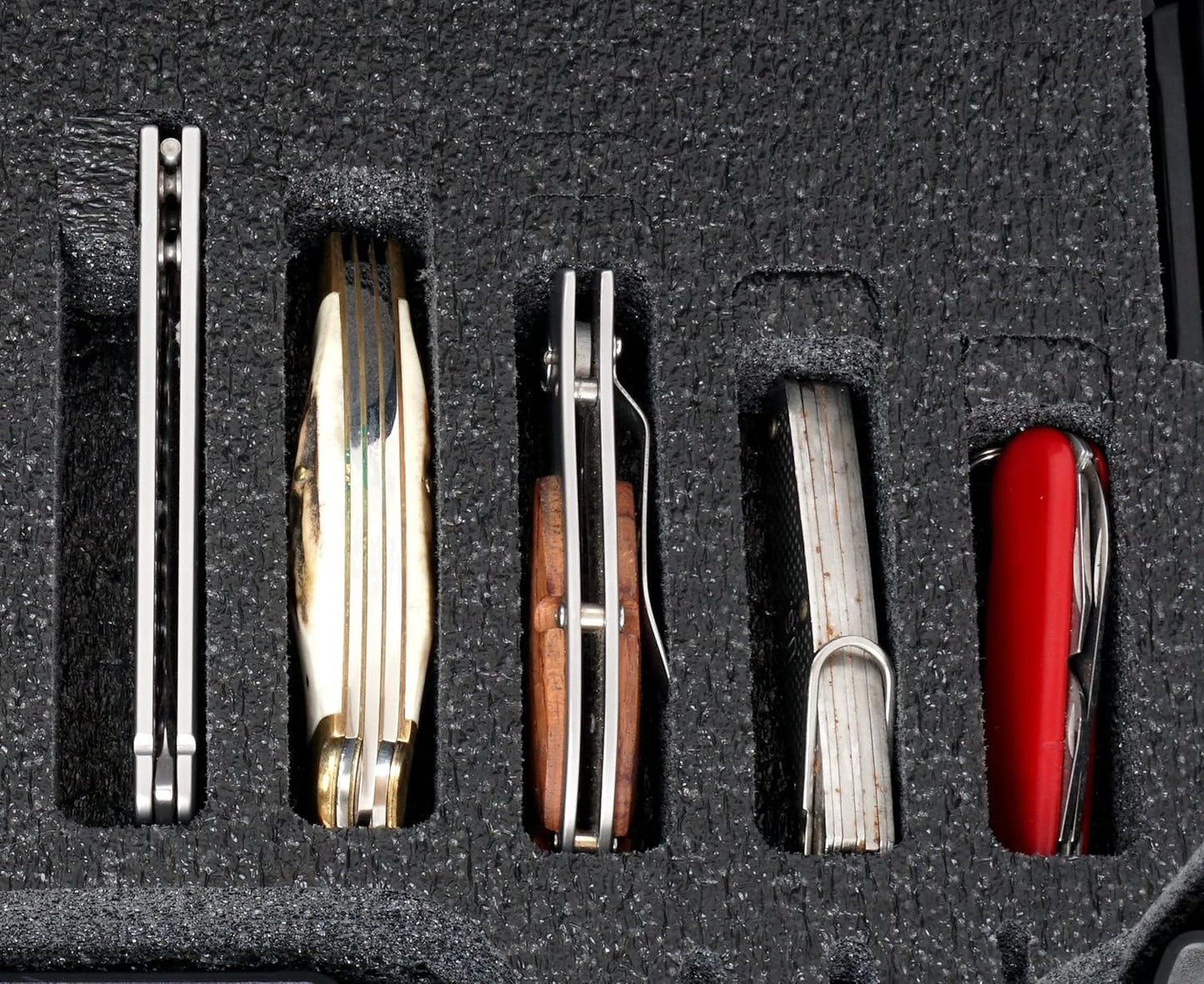 60 Folding Knife Carrying Case - Hard Sided Travel & Storage Organizer Fits Variety of Knives in Lockable Rugged Case