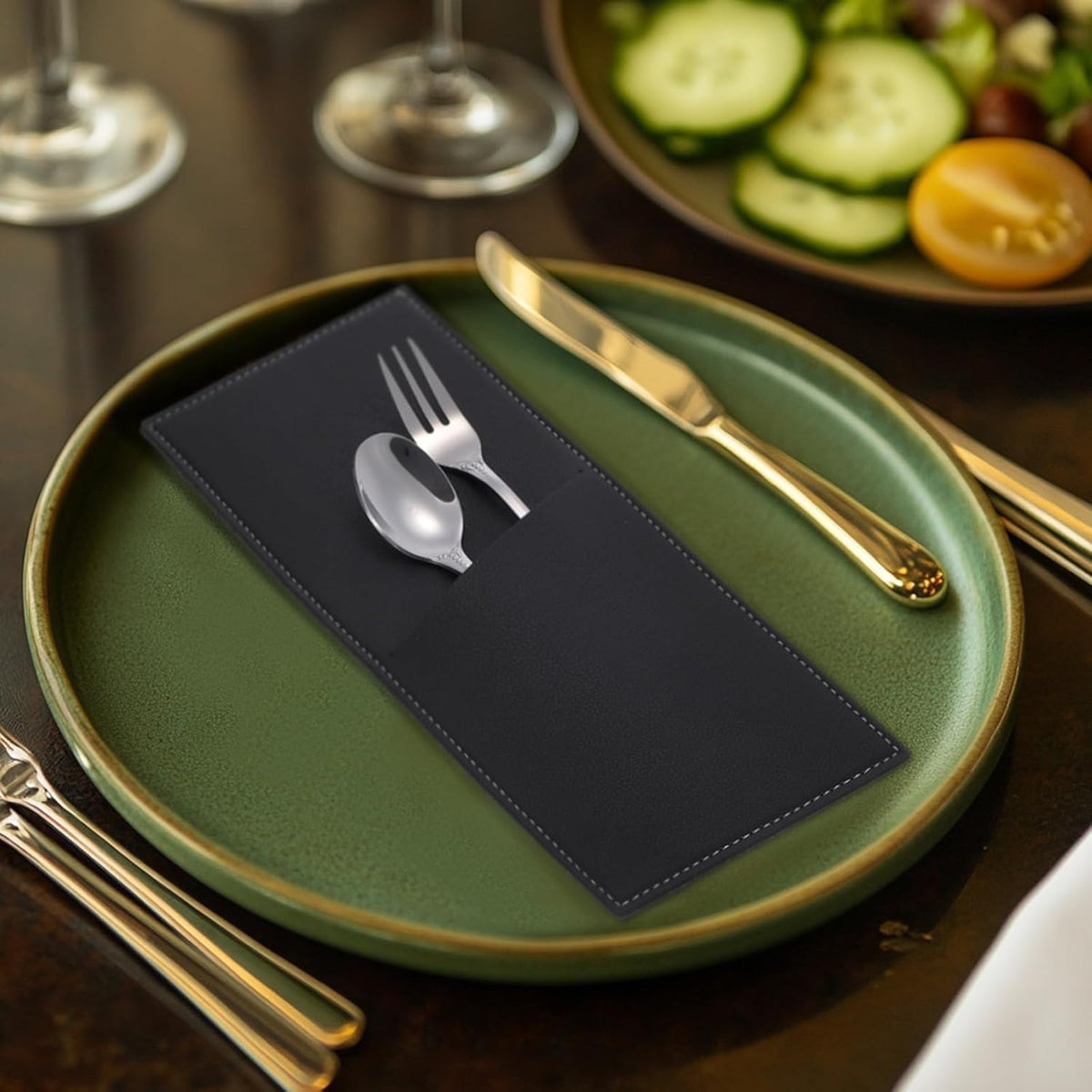 2 Pcs Leather Cutlery Sleeve Silverware Utensil Holders Knife and Fork Bag Pouch Flatware Storage Sleeves for Dinner Table Home Kitchen Table Decoration, Black