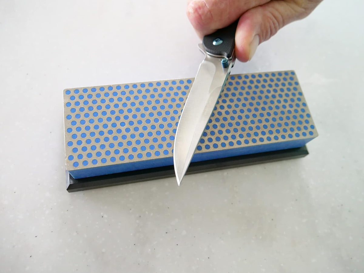 DMT (Diamond Machining Technology) 6-inch Diamond Whetstone Sharpening Stone with Plastic Case - Fine, W6FP, Red