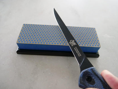 DMT (Diamond Machining Technology) 6-inch Diamond Whetstone Sharpening Stone with Plastic Case - Fine, W6FP, Red