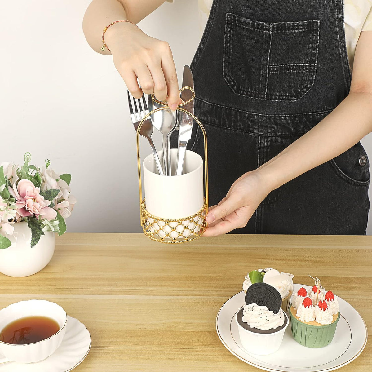 White & Gold Ceramic Silverware Holder Cutlery Caddy for Countertop | Modern Decorative Flatware Holder for Forks, Knives, and Spoons, Tabletop Utensil Organizer for Wedding Party Dining Tables