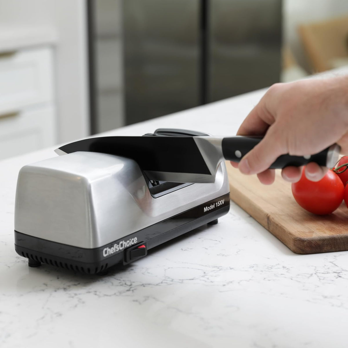 15XV EdgeSelect Professional Electric Knife Sharpener with 100-Percent Diamond Abrasives and Precision Angle Guides for Straight Edge and Serrated Knives, 3-Stage, Gray