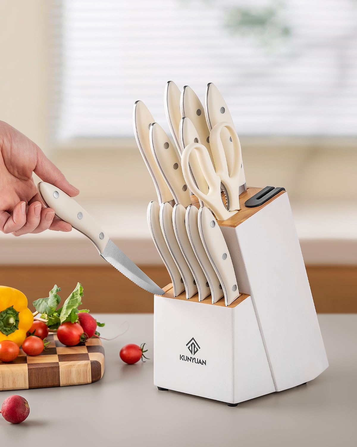Knife Set, 15 pieces Knife Sets for Kitchen,High Carbon German Stainless Steel Knife Block Set with Built in Sharpener Block,Dishwasher Safe Kitchen Knives, White