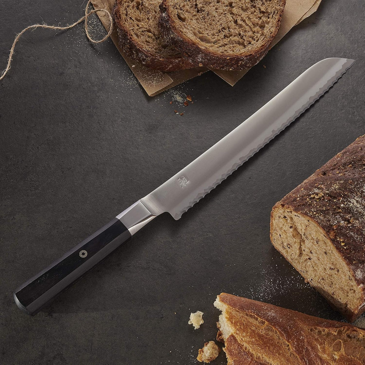 Koh 9" Bread Knife, Black/Stainless Steel