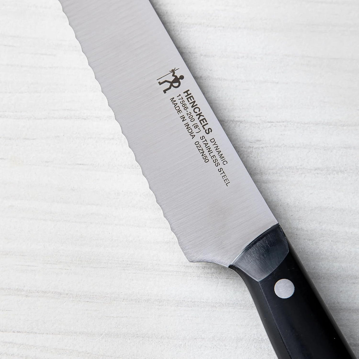 Silvercap Razor-Sharp 8-inch Bread Knife, Cake Knife, German Engineered Informed by 100+ Years of Mastery, Black